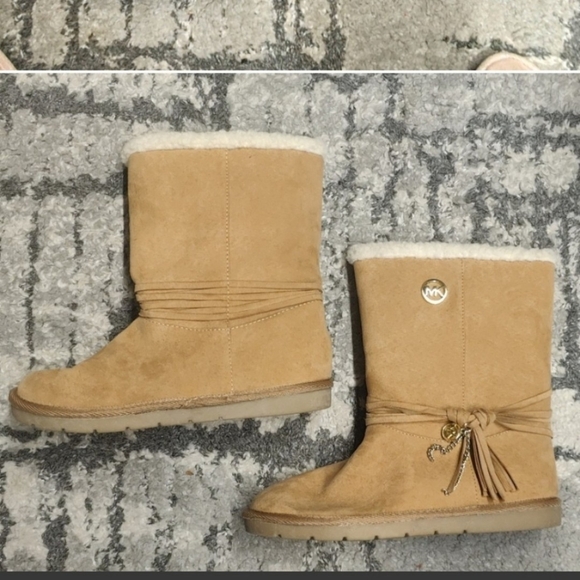 2 pairs of Michael Kors boots size 4 - Picture 13 of 13